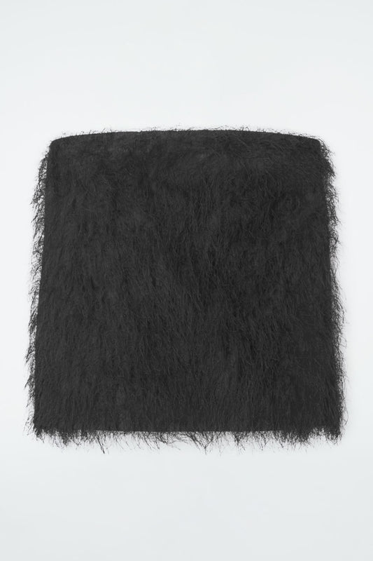 The feathered bandeau