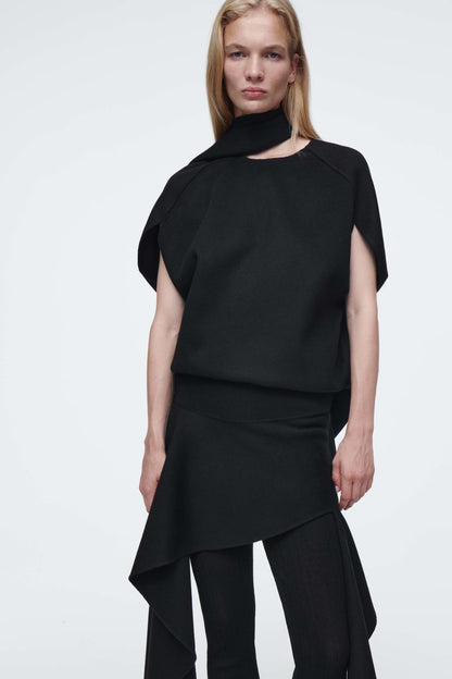 The double-faced asymmetric skirt