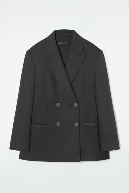 The tailored peak-lapel blazer