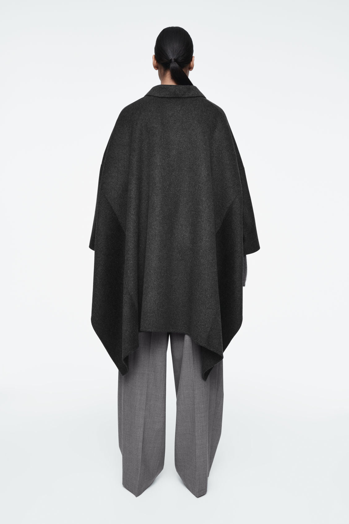 Double-faced merino wool cape