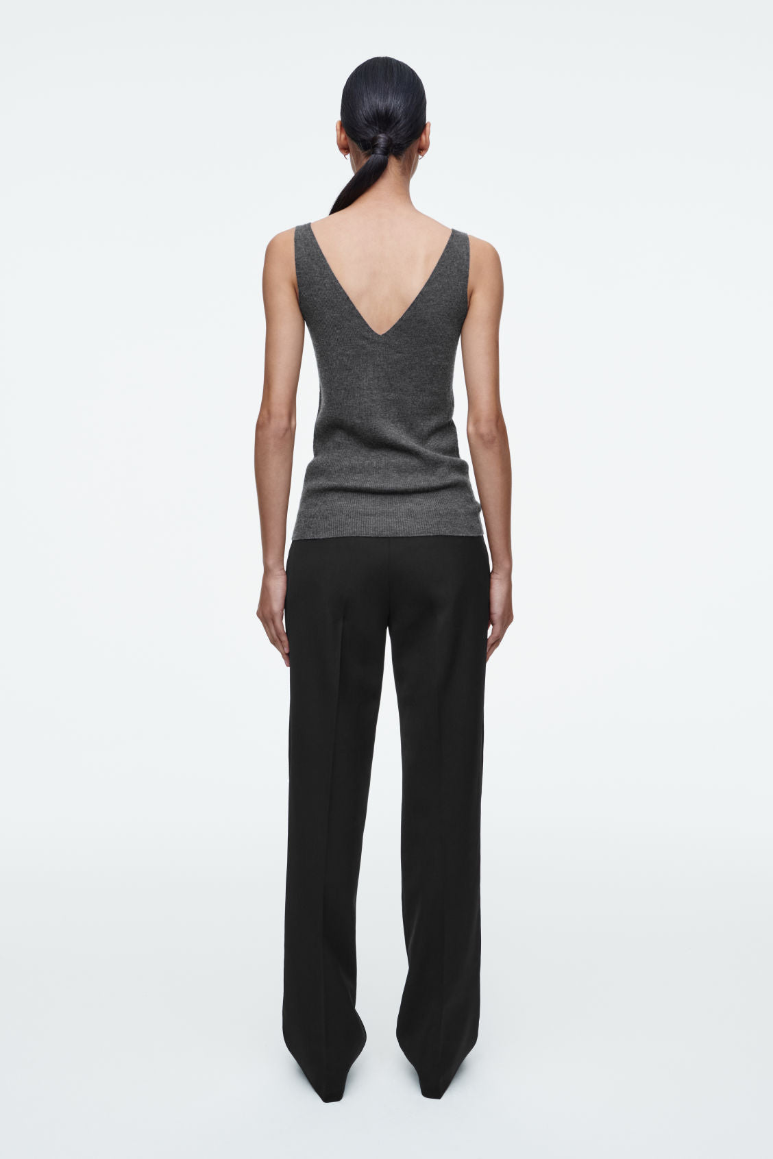 Slim ribbed cashmere tank top