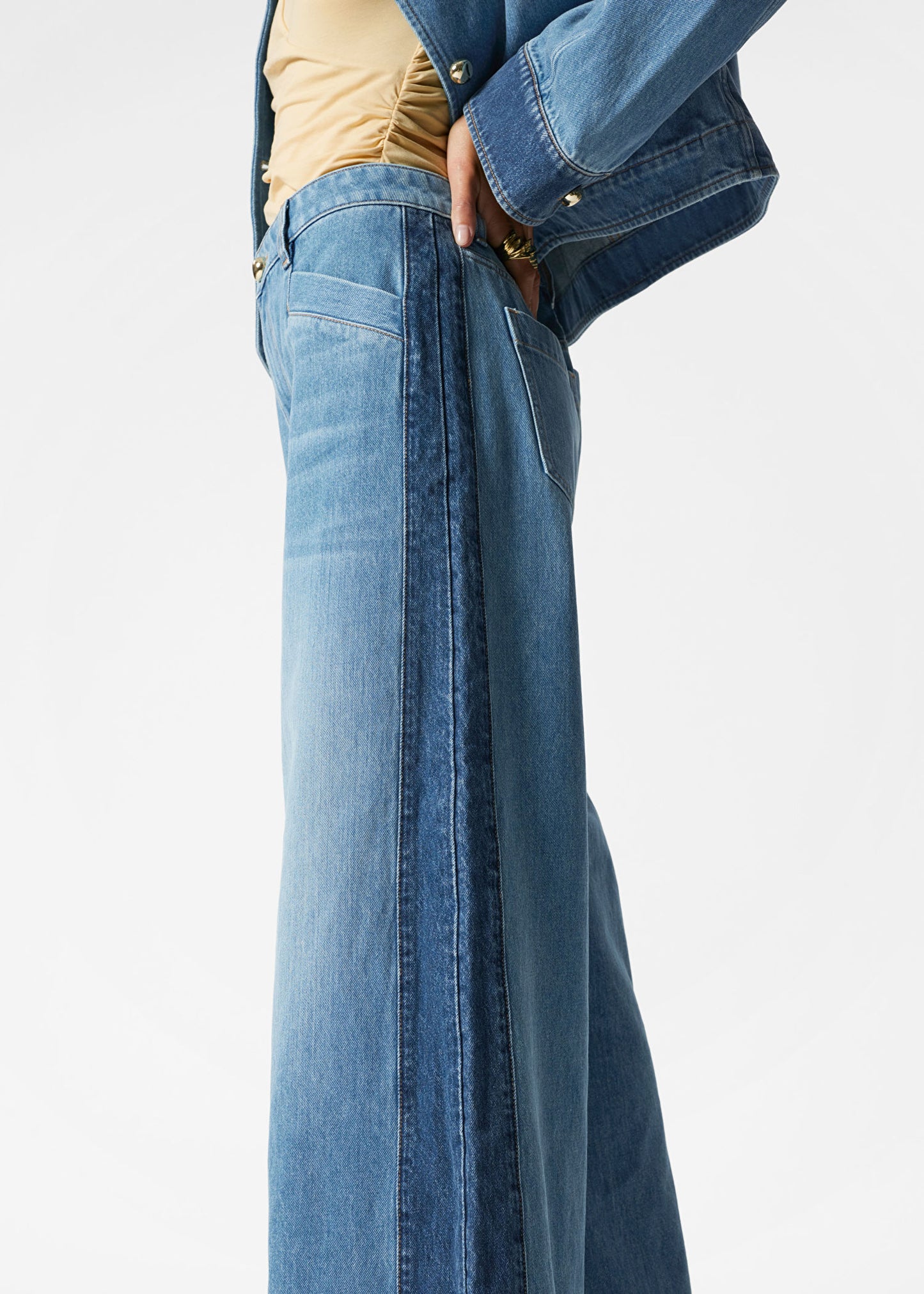 Long Wide-Leg Jeans