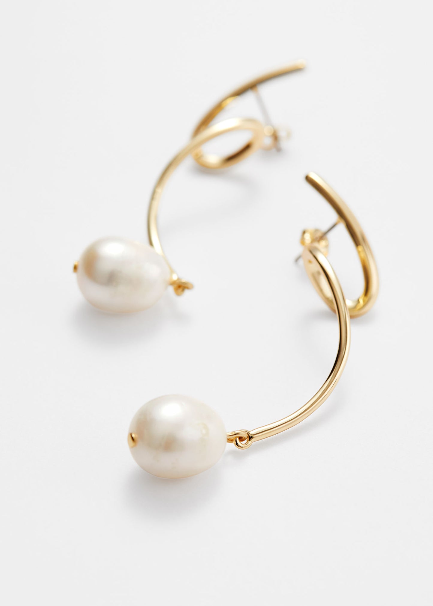 Swirl Pearl Earrings