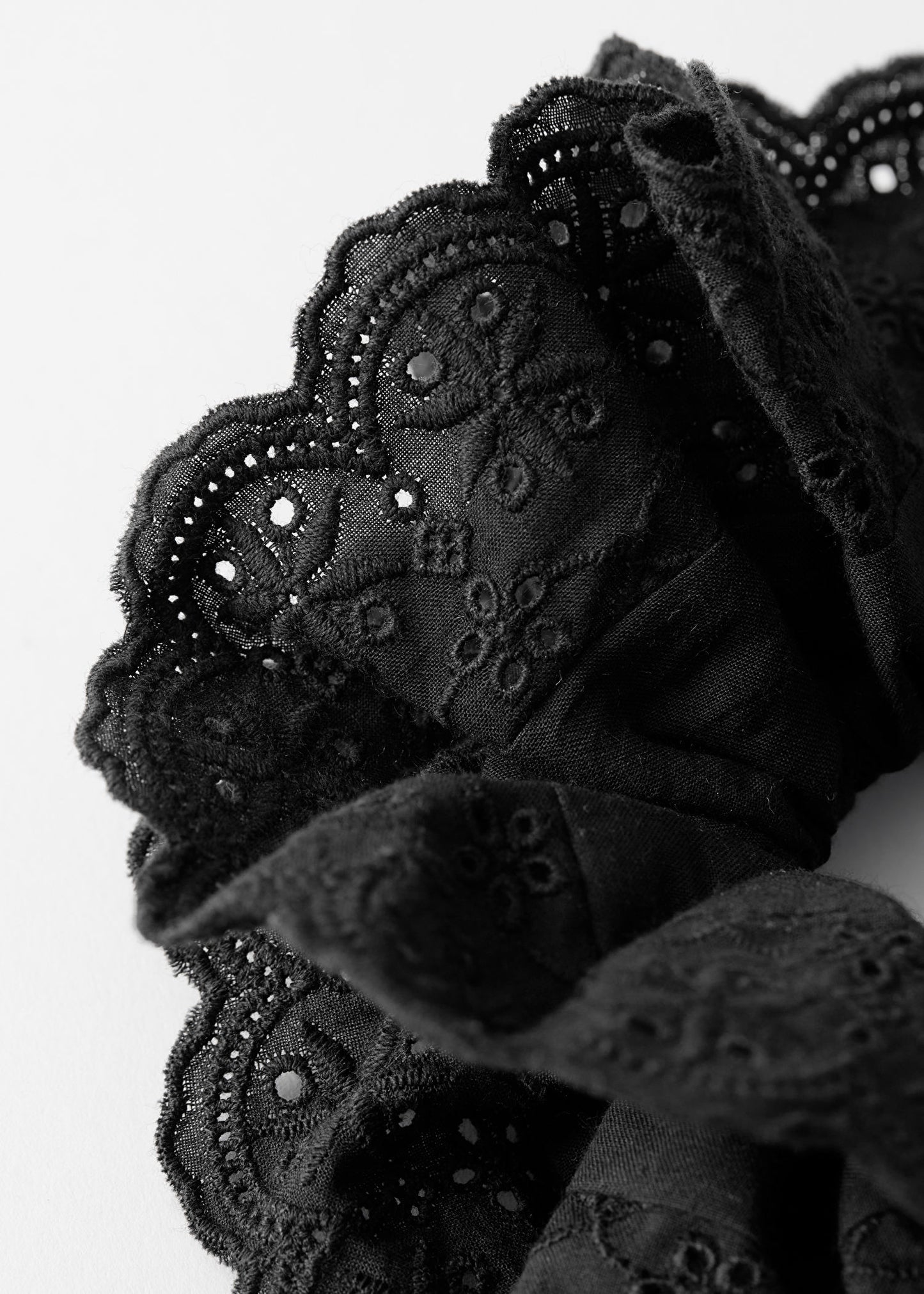 Broderie Anglaise Scrunchie