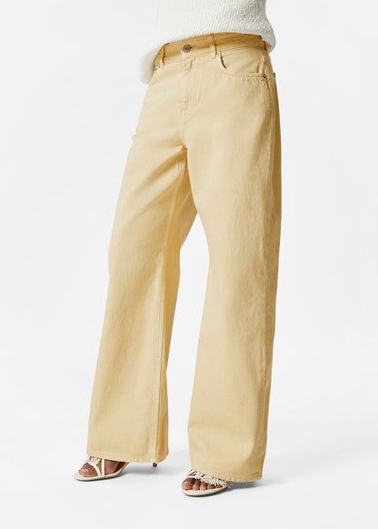 Relaxed Wide-Leg Jeans