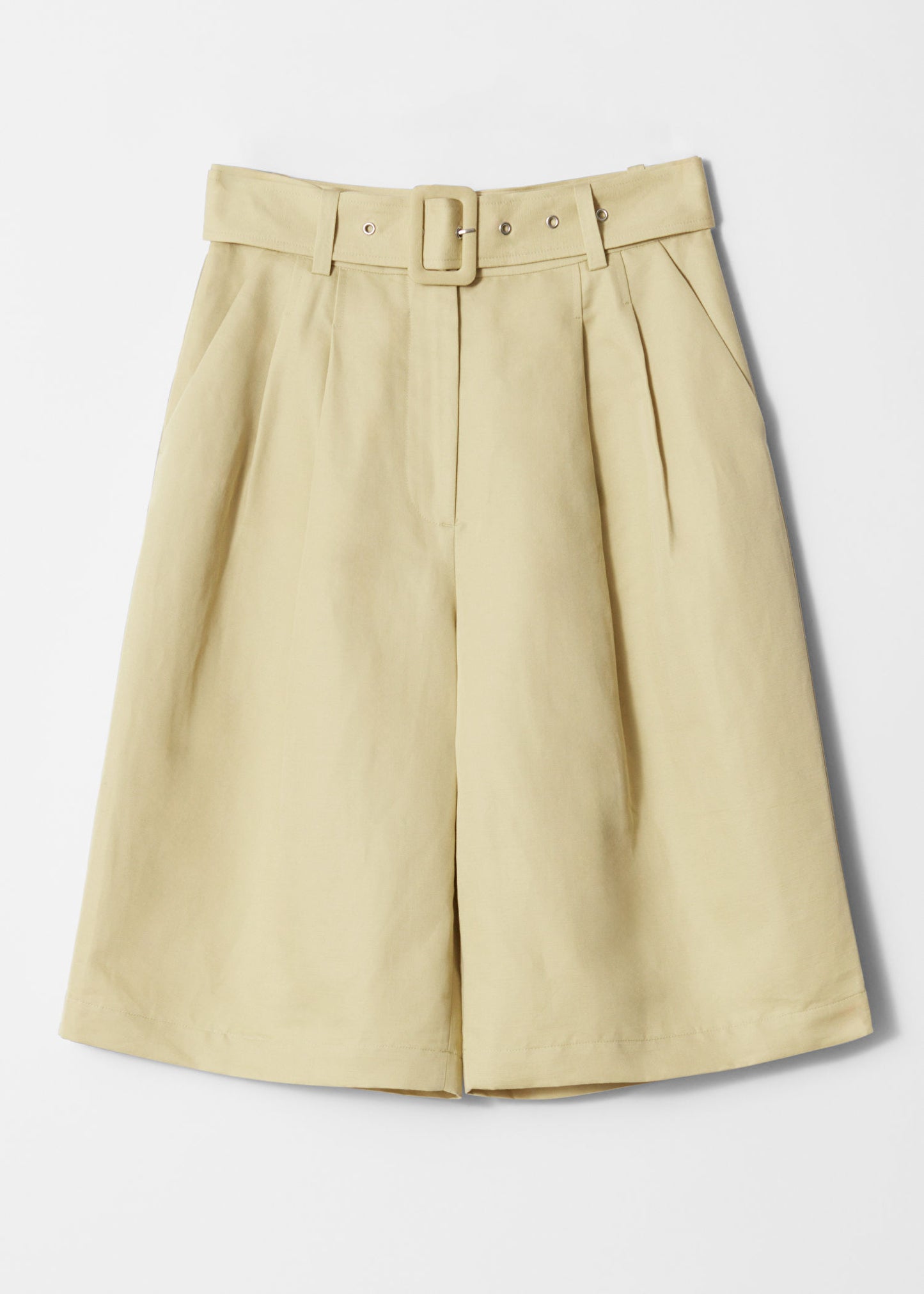 Pleated Bermuda Shorts