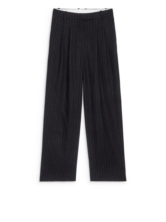 Relaxed Pleat Trousers