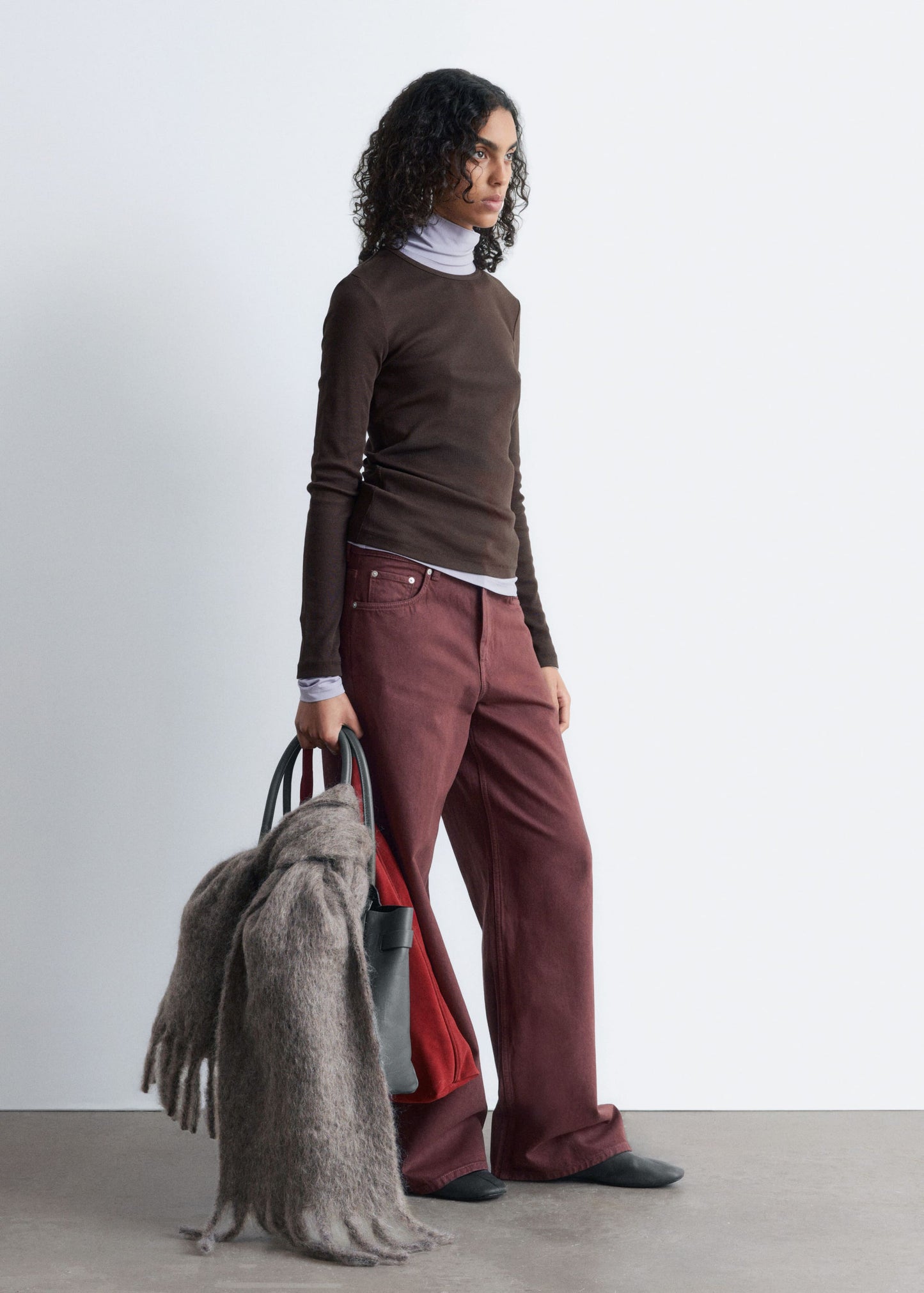 Relaxed Wide-Leg Jeans