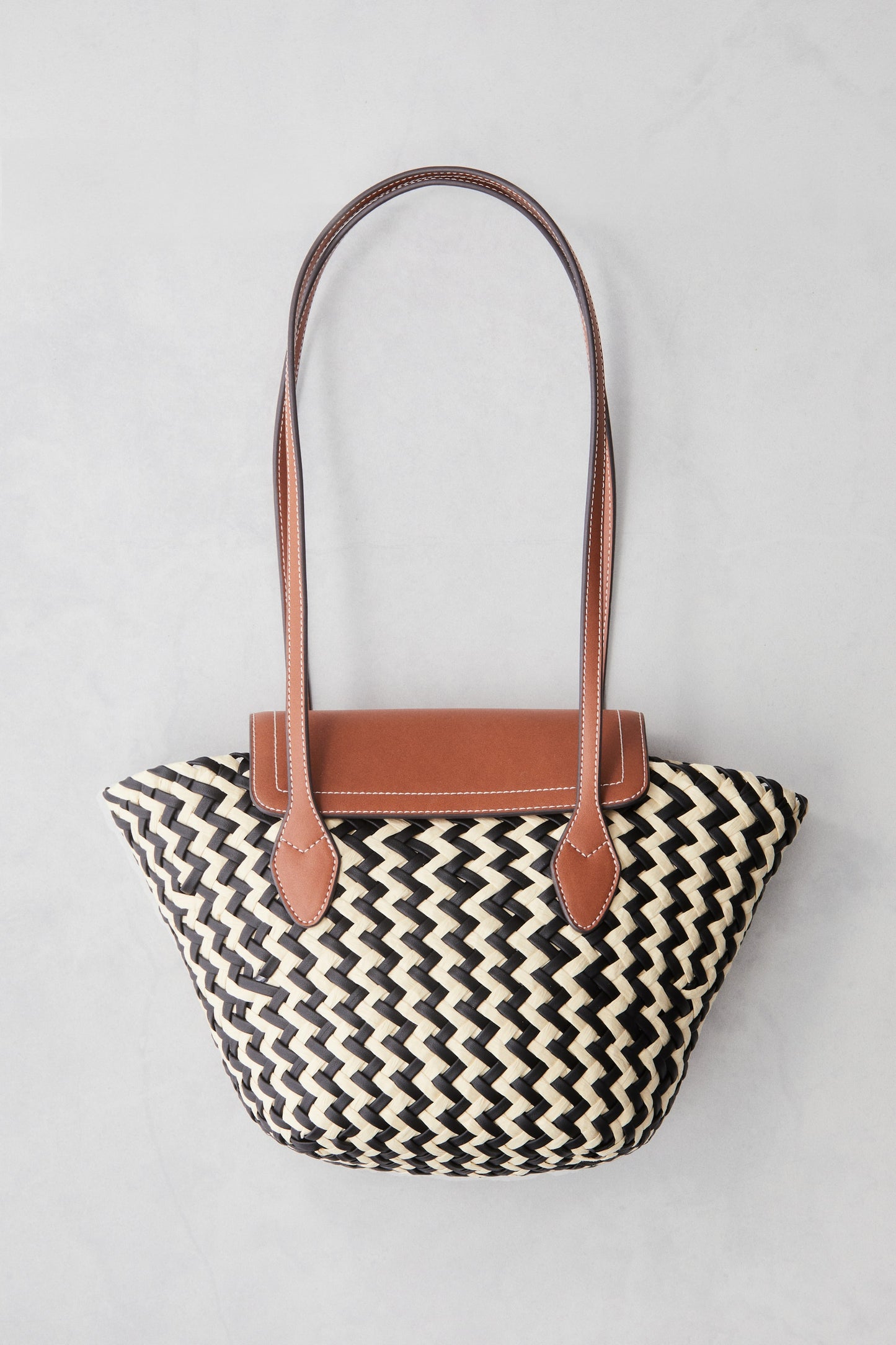 Straw shoulder bag