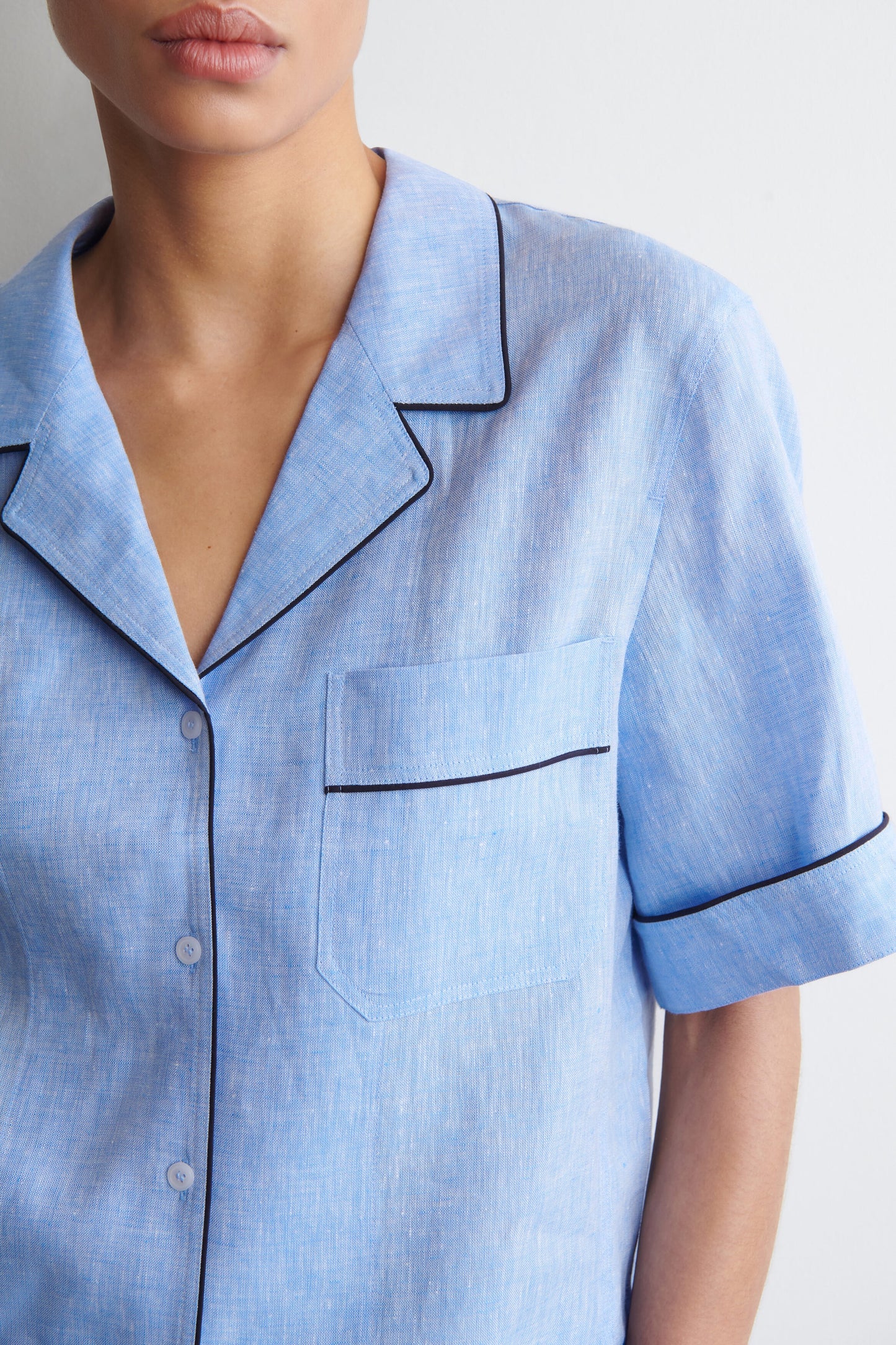 Contrast-piped linen resort shirt