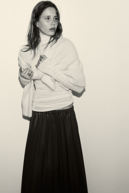 Coated plissé skirt