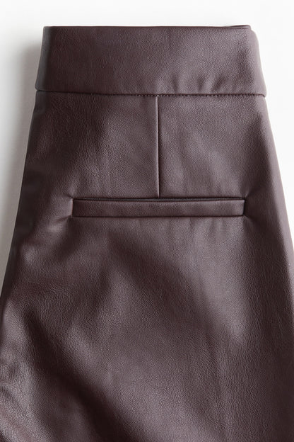 Straight-leg coated trousers