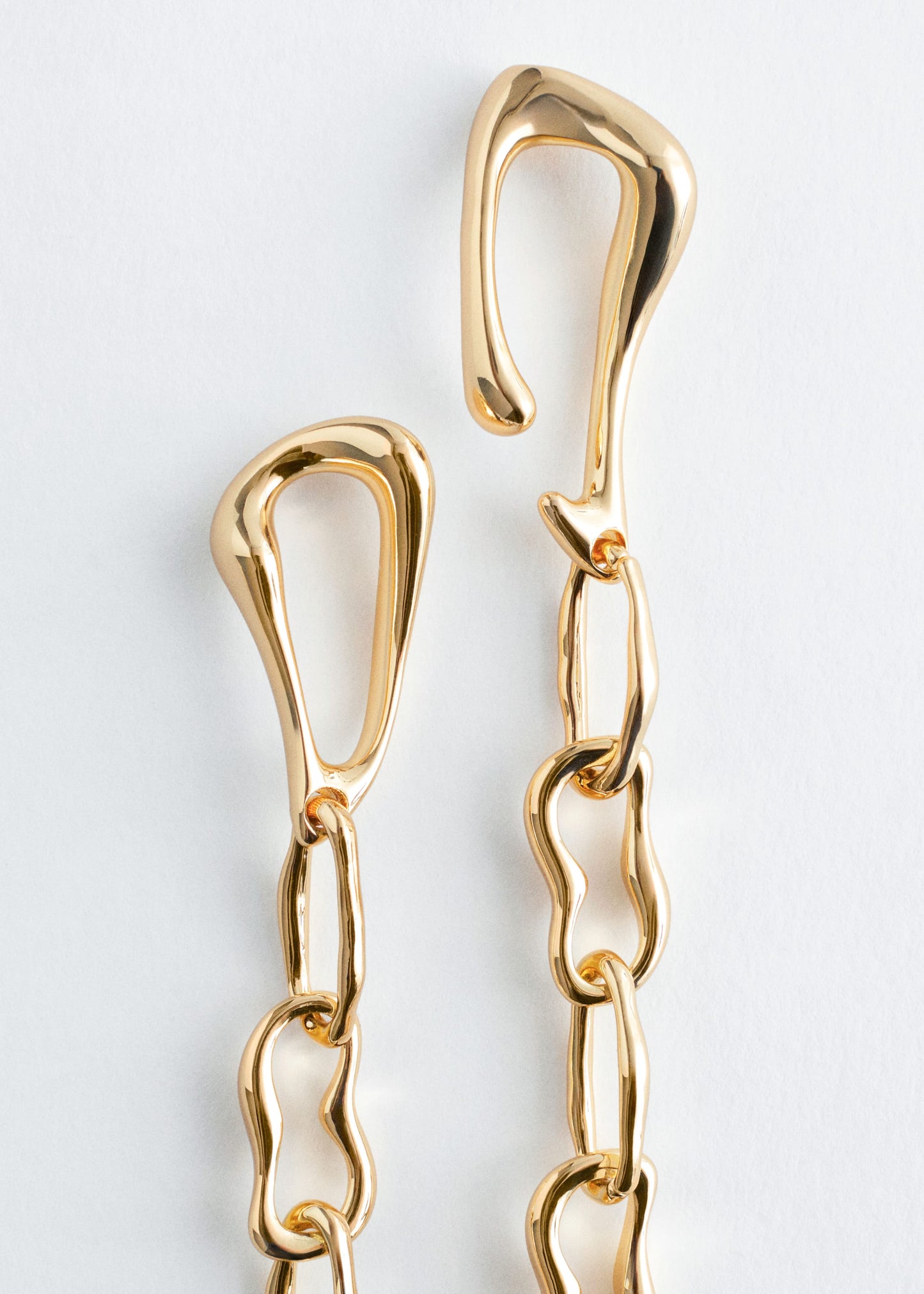 Oversized-Clasp Chain Necklace