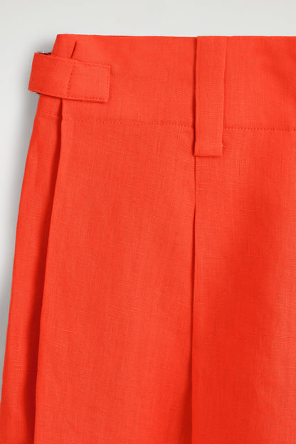 Pleated belted linen shorts
