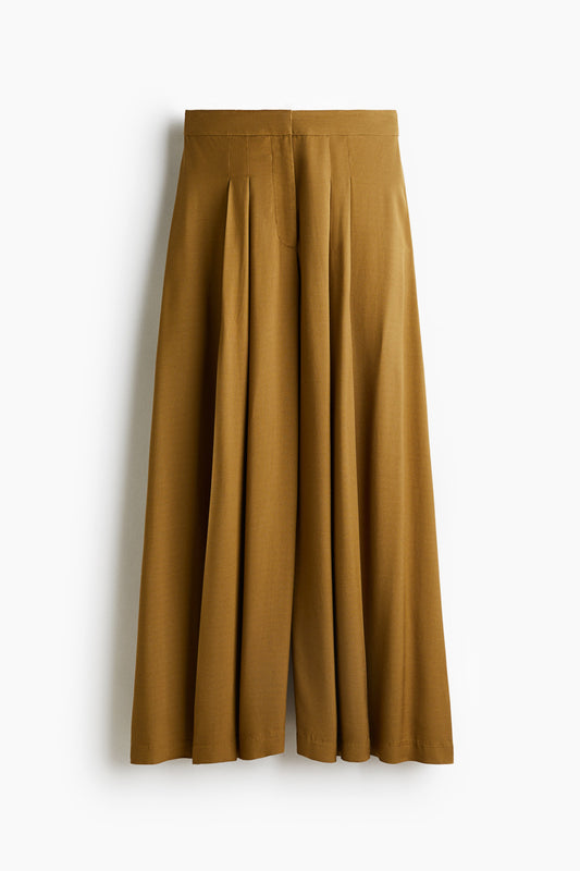 Wide trousers
