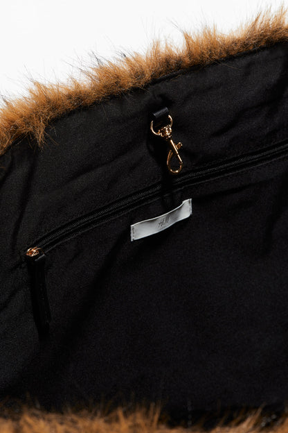 Oversized tote bag