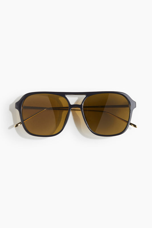 Polarised sunglasses