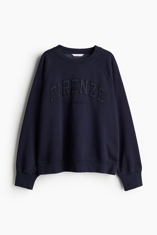 Raglan-sleeved sweatshirt