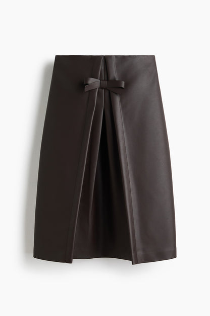 Bow-front skirt