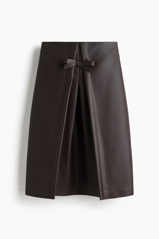 Bow-front skirt
