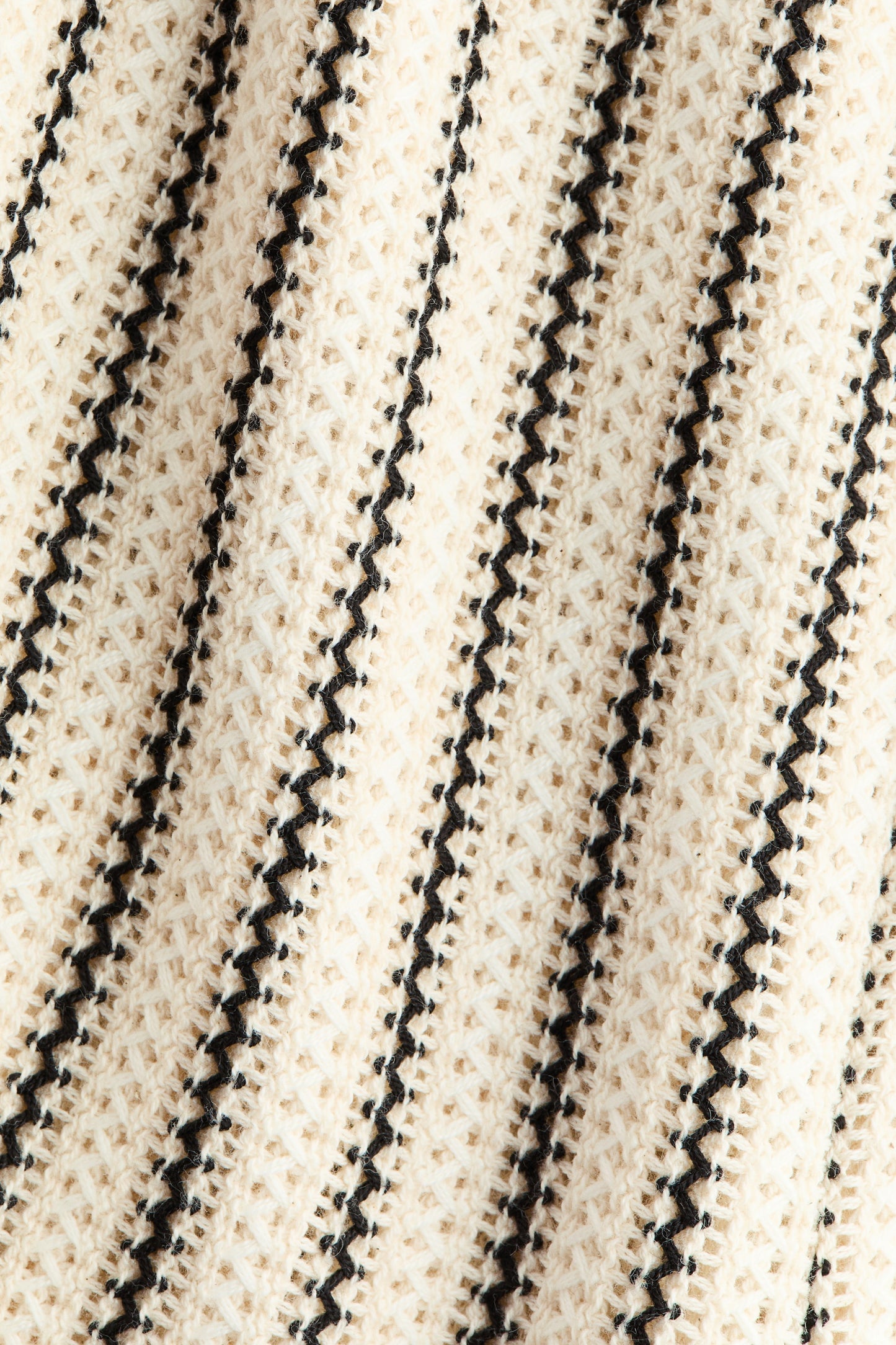 Knitted pull-on shorts