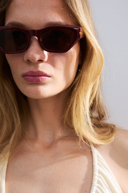 Cat-eye sunglasses