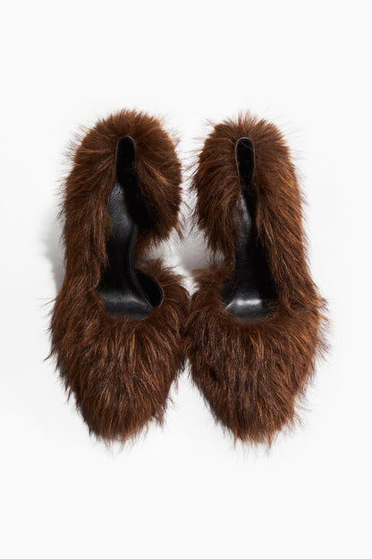 Court shoes
