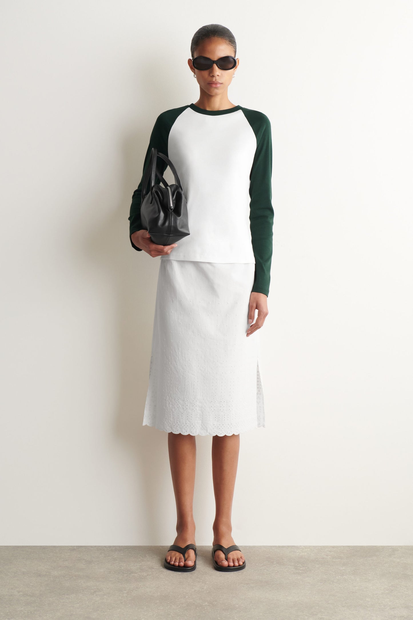 Long-sleeved cotton raglan T-shirt