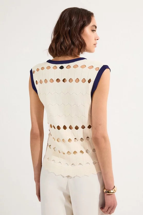Diamond Cut Knit Vest