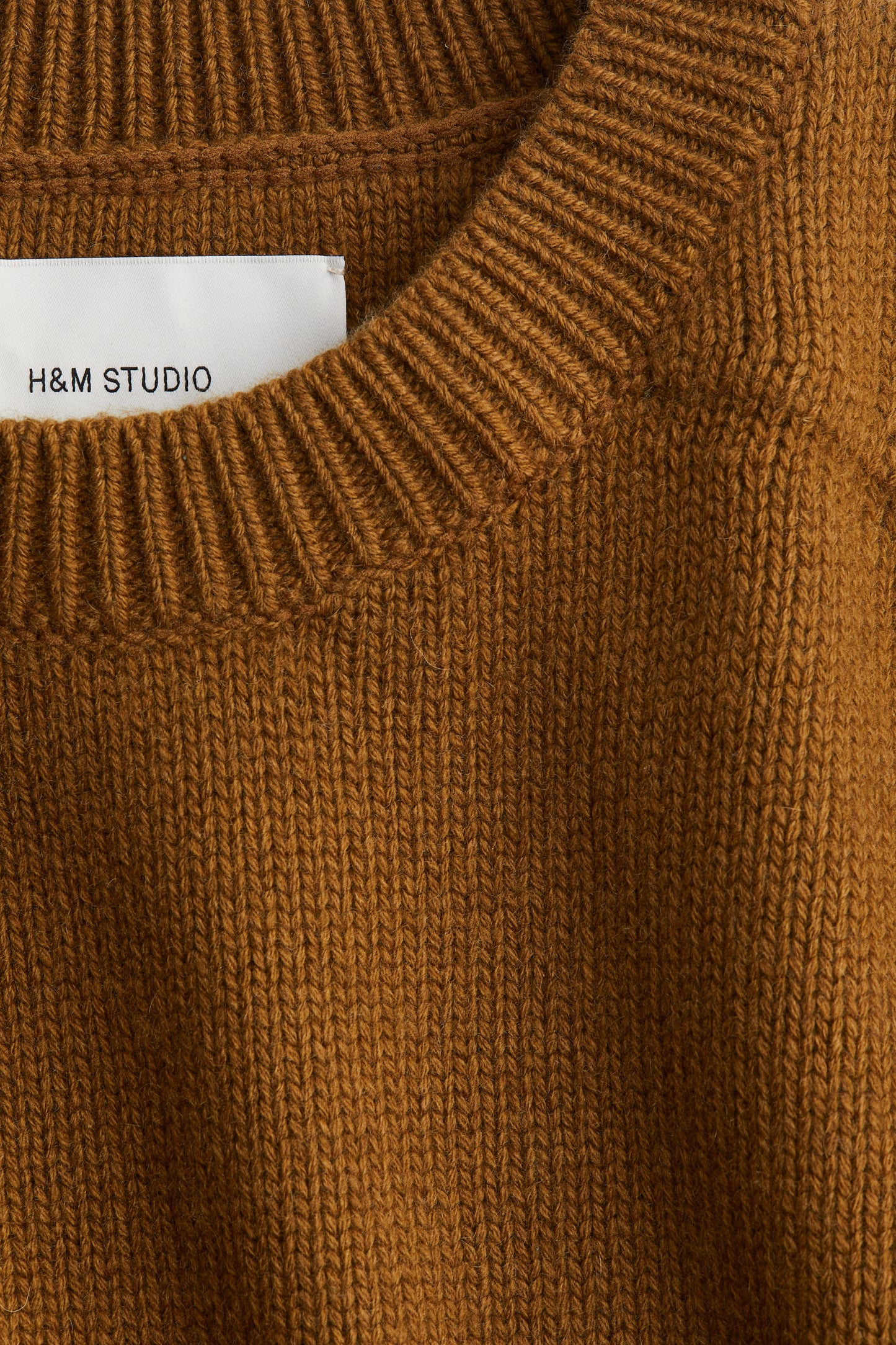 Cashmere-blend jumper