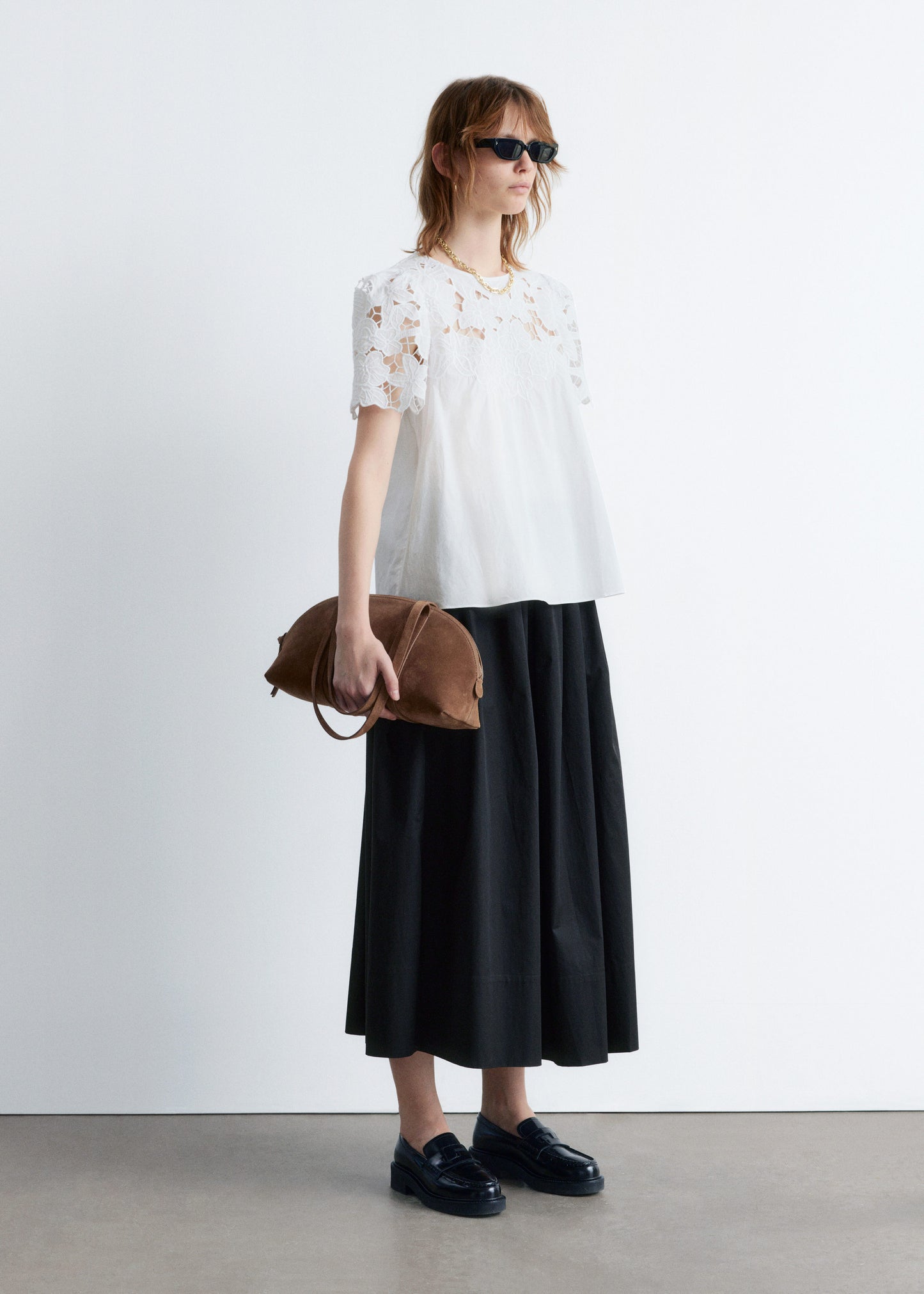 Short-Sleeve Floral-Embroidery Blouse
