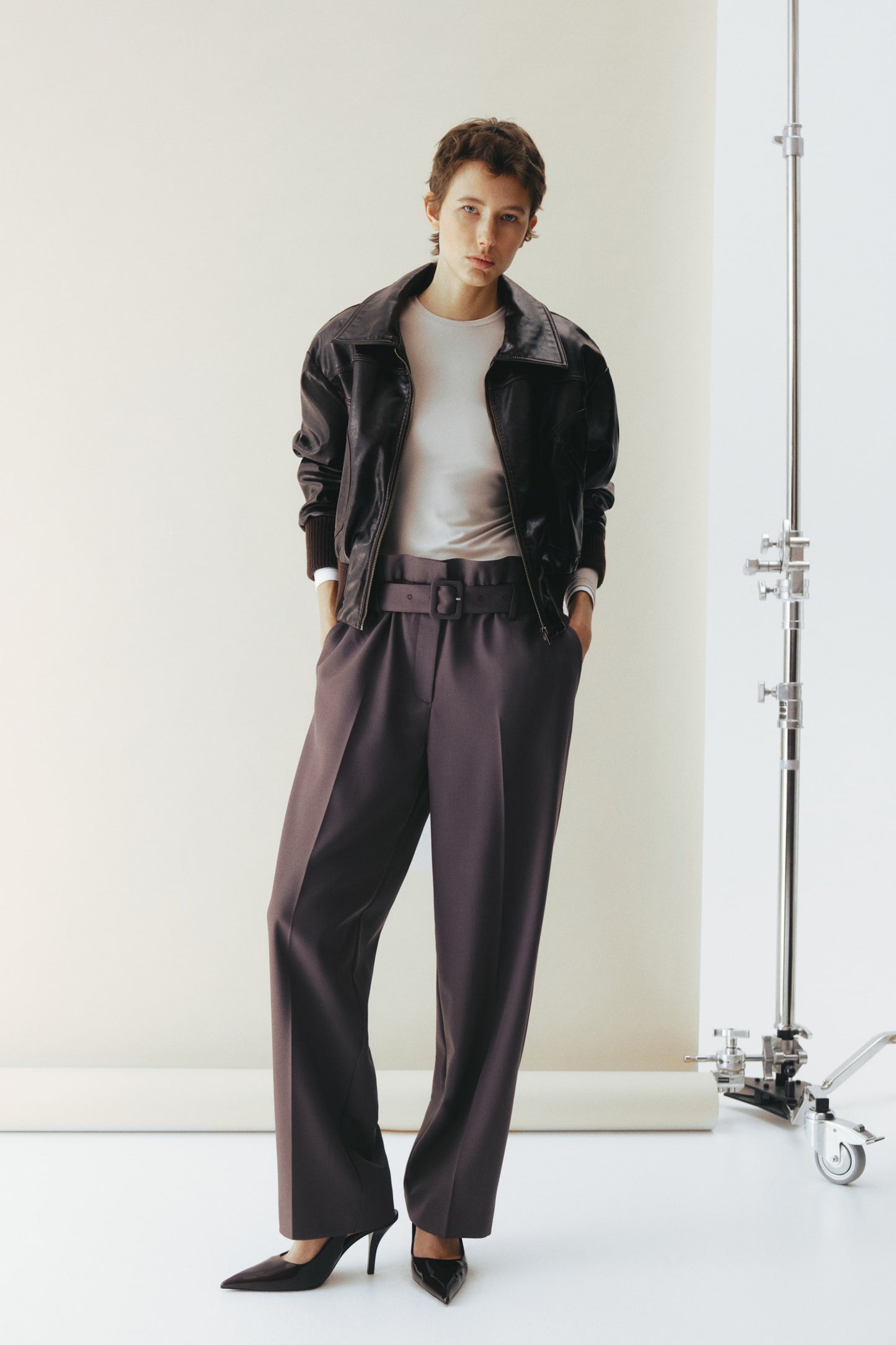 Belted wool-blend trousers