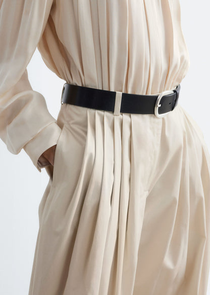Barrel-Leg Pleated Trousers