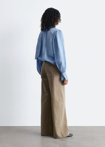 Relaxed Wide-Leg Jeans