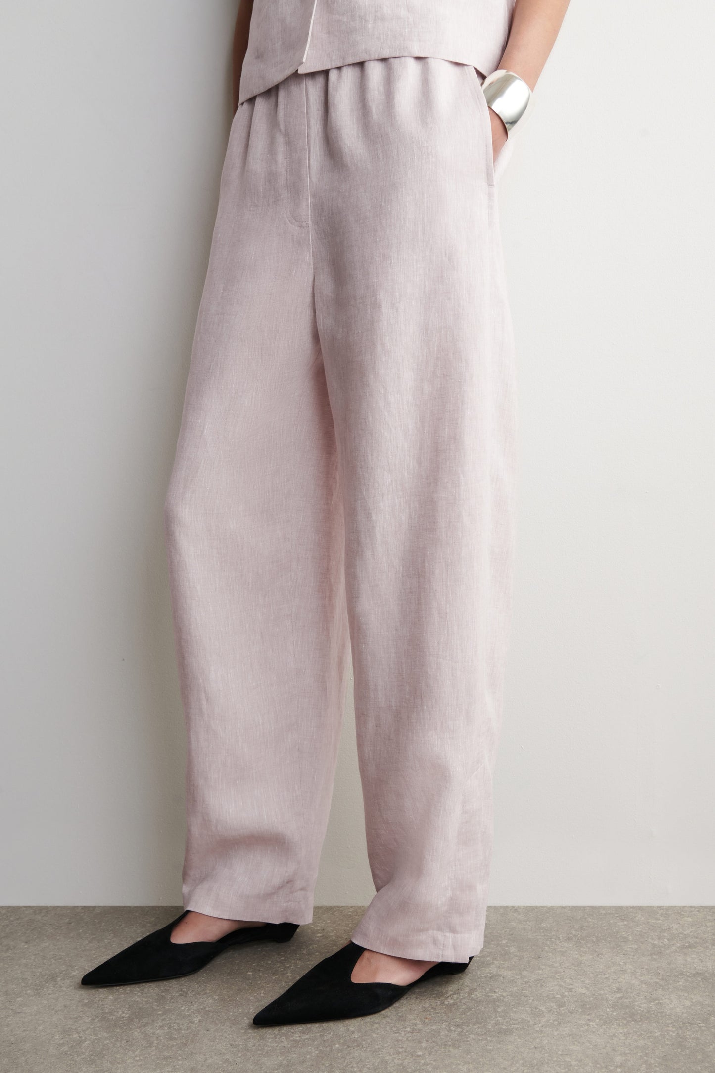 Elasticated Linen Barrel-Leg Trousers