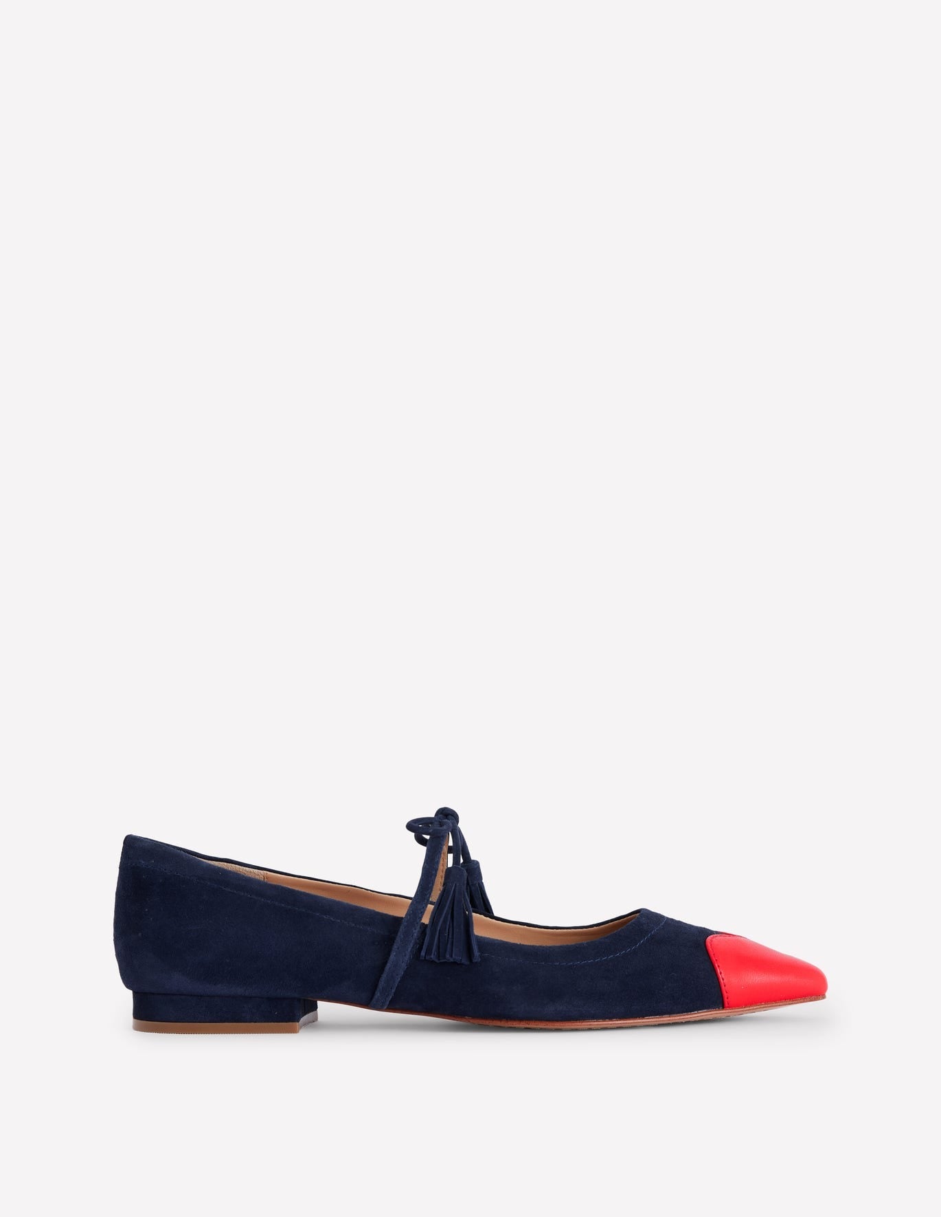 Tassel Tie Point Flat