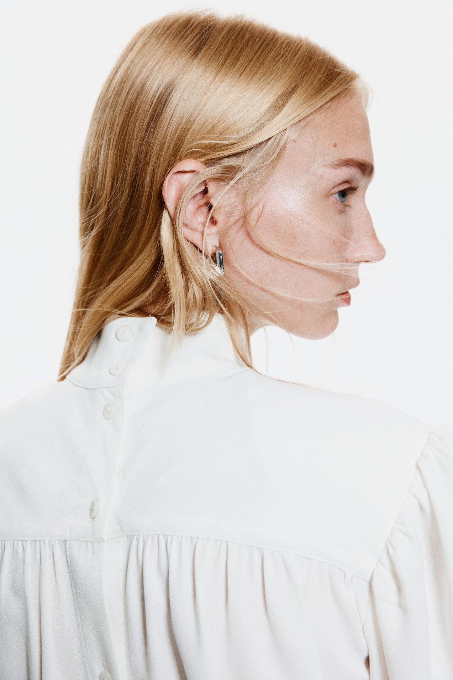 Shoulder-pad blouse