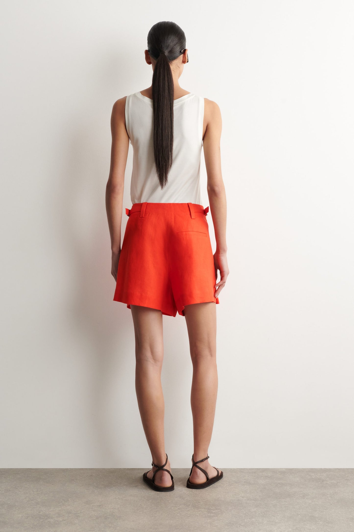 Pleated belted linen shorts