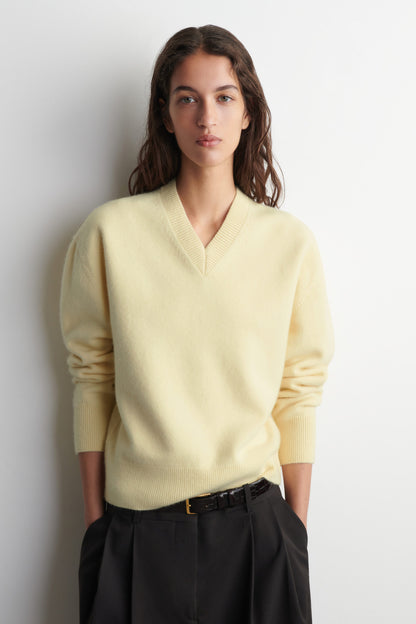 Rounded Wool V-Neck Jumper