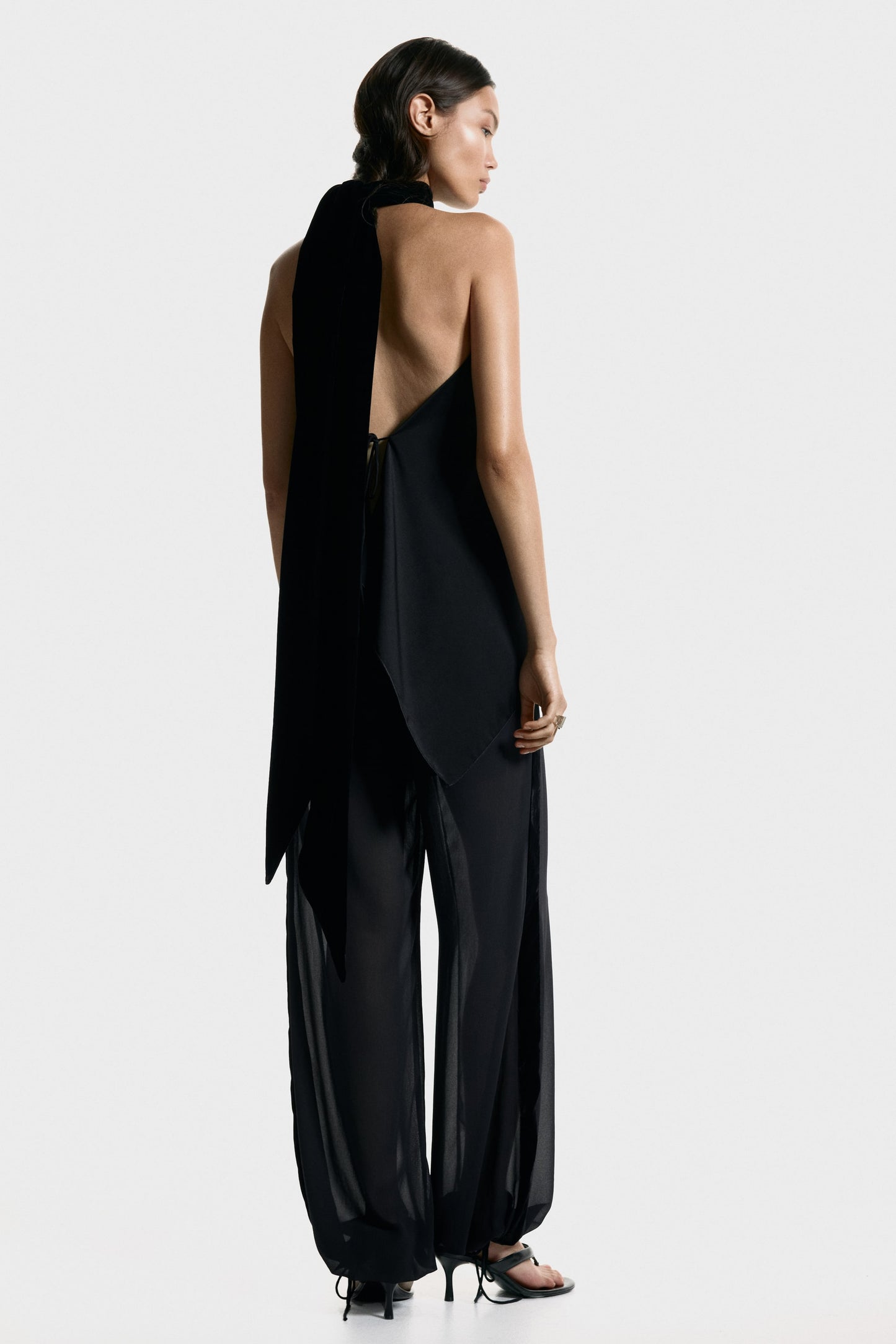 Scarf-collar halterneck top