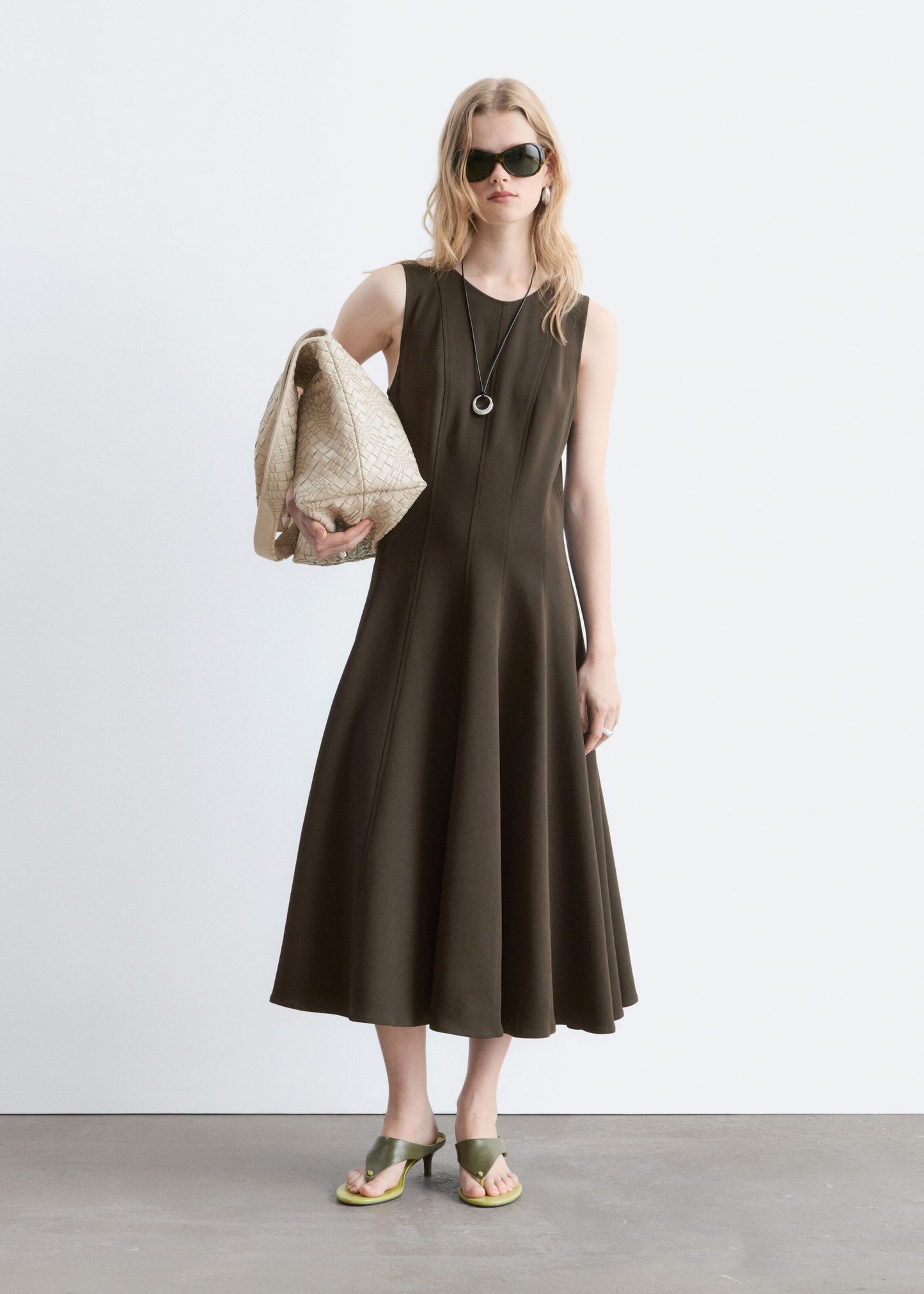 Vertical Cutline Midi Dress