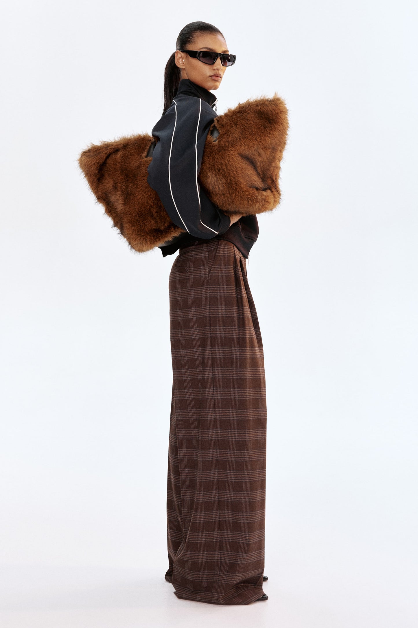 Wide tailored trousers