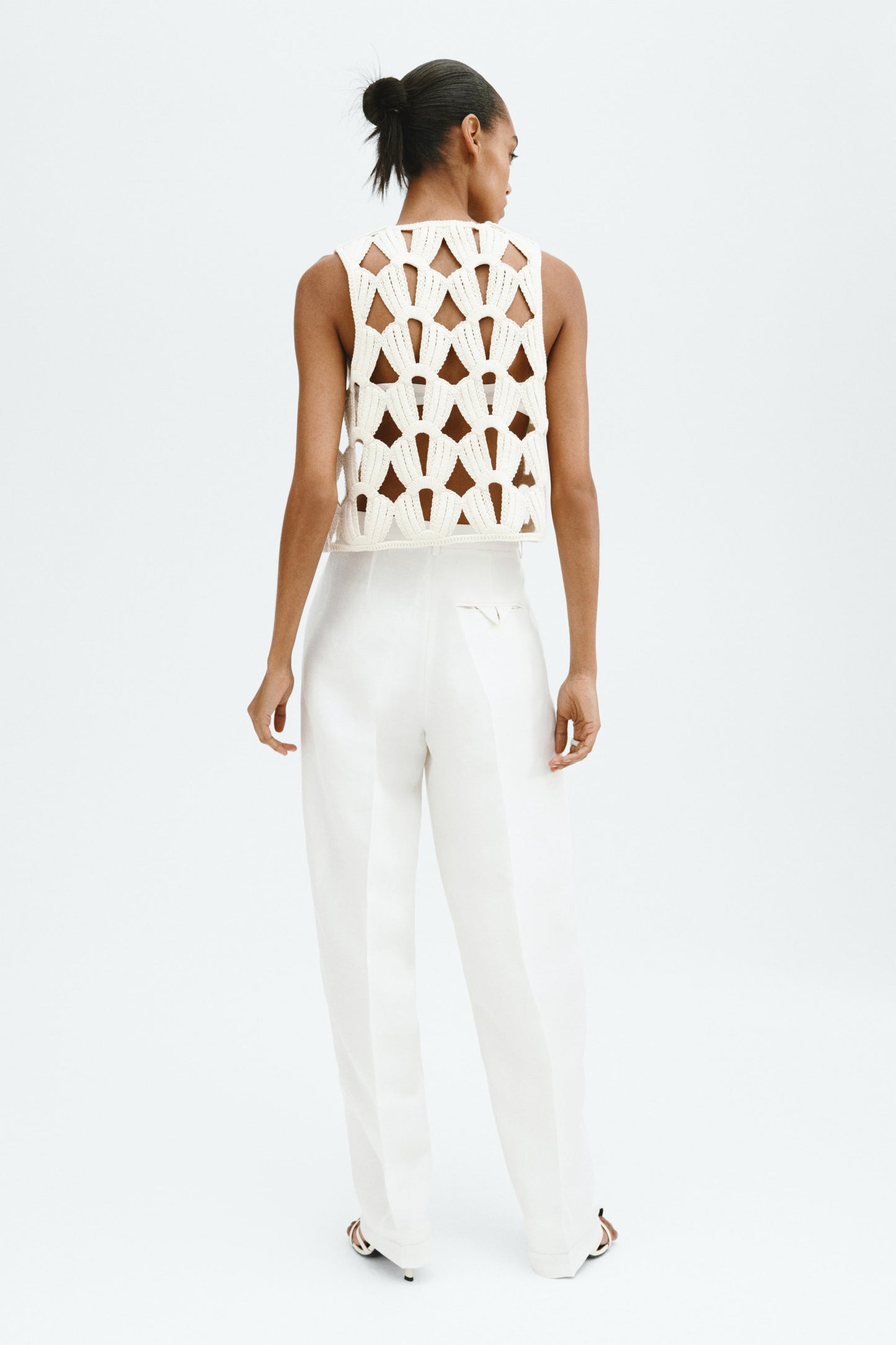 Crochet-look waistcoat