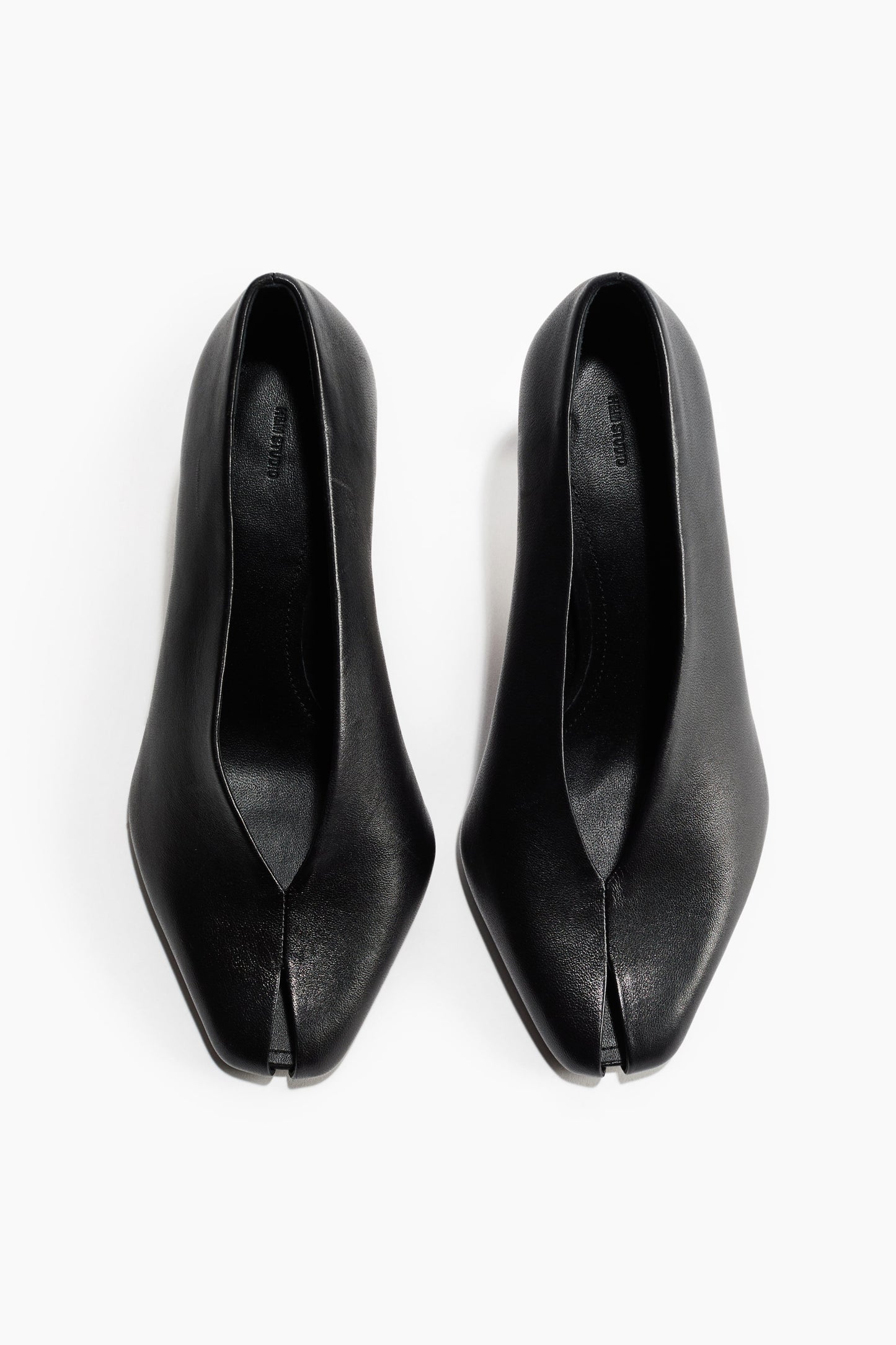 Leather court shoes