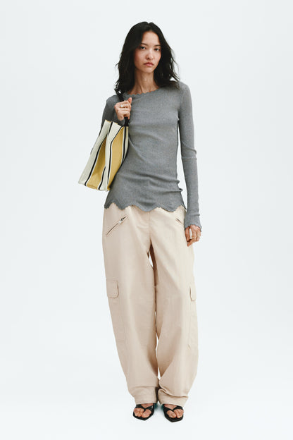 Oversized cargo trousers