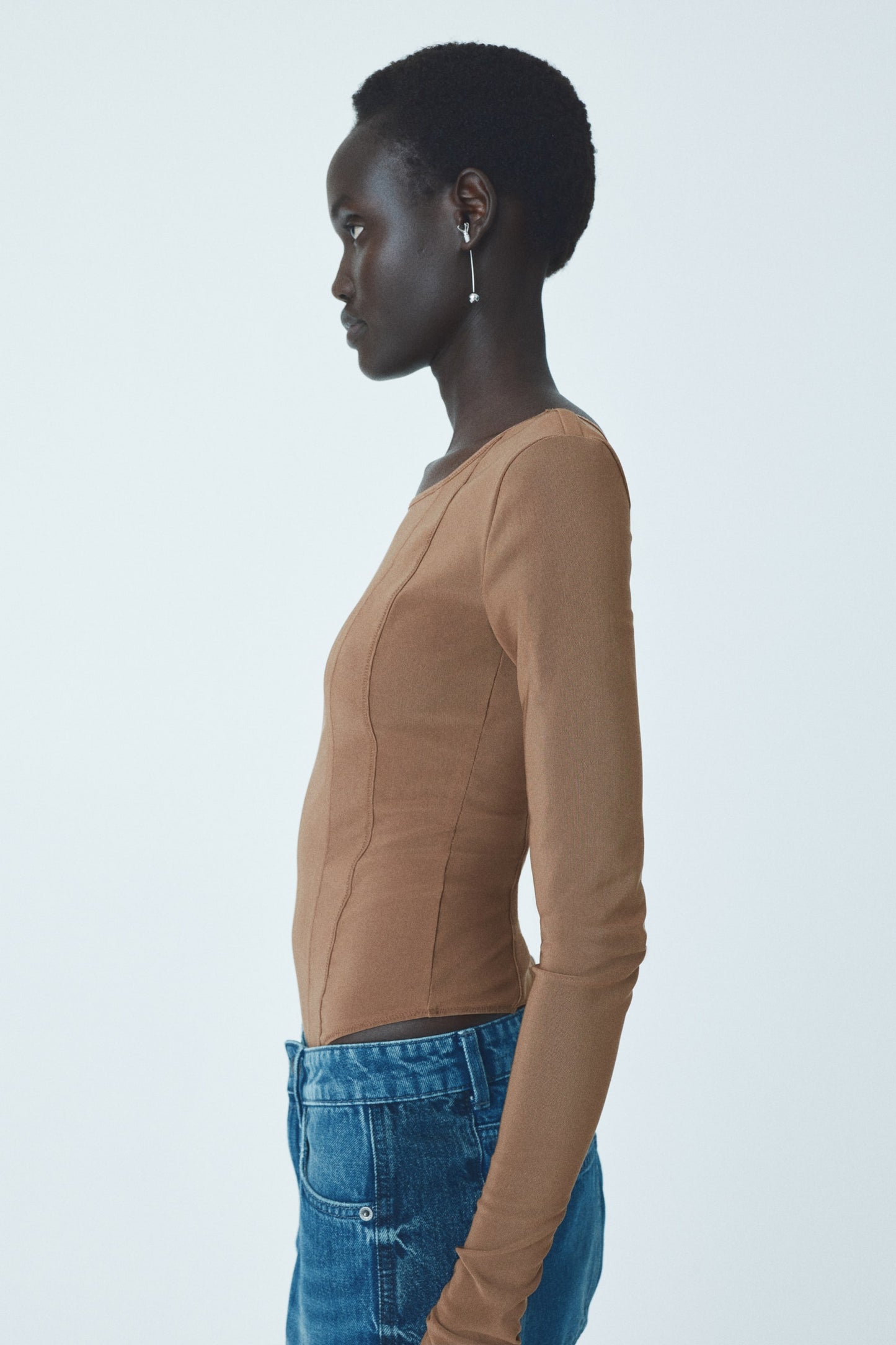 Long-sleeved mesh body