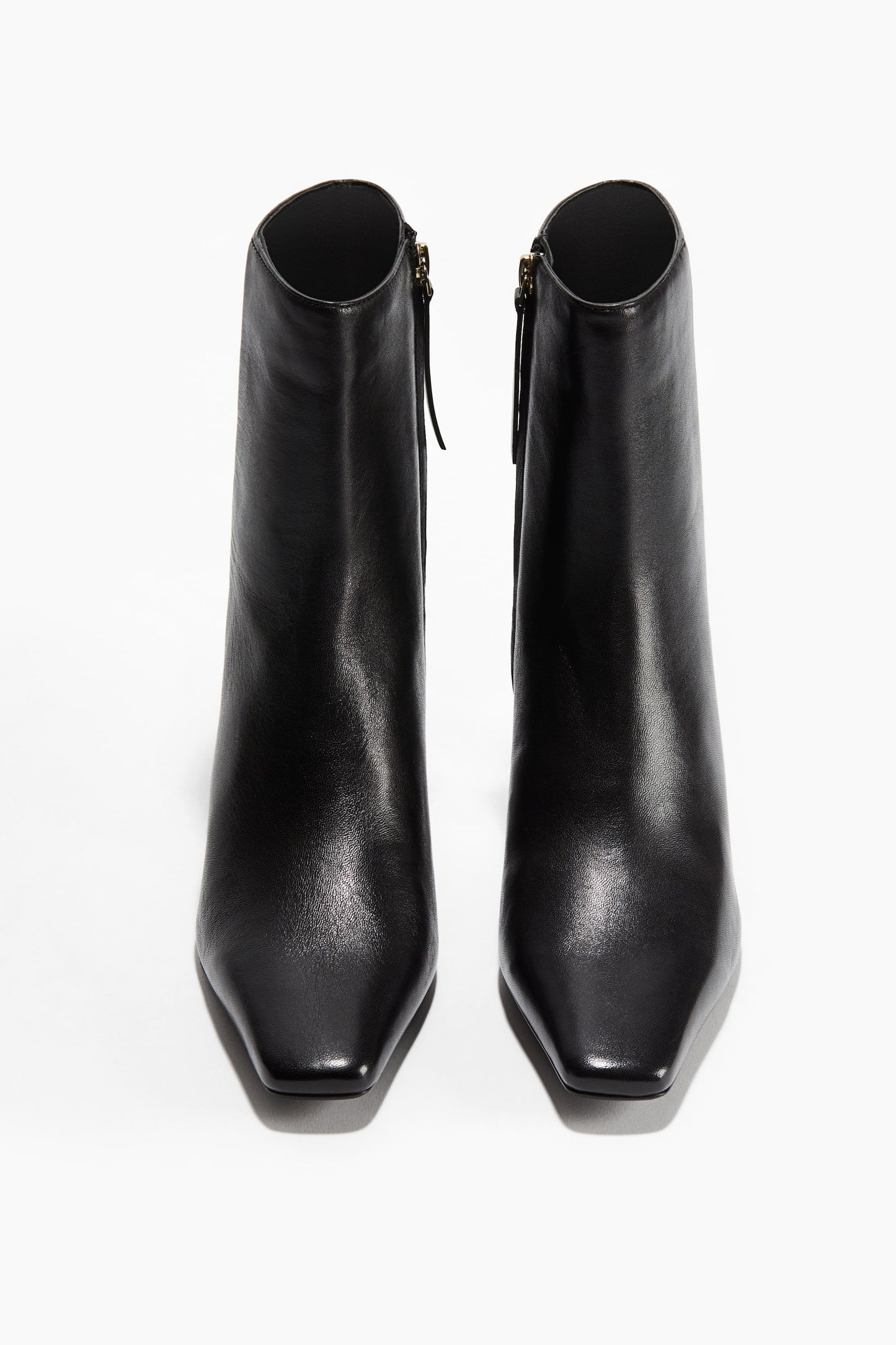 Heeled leather boots