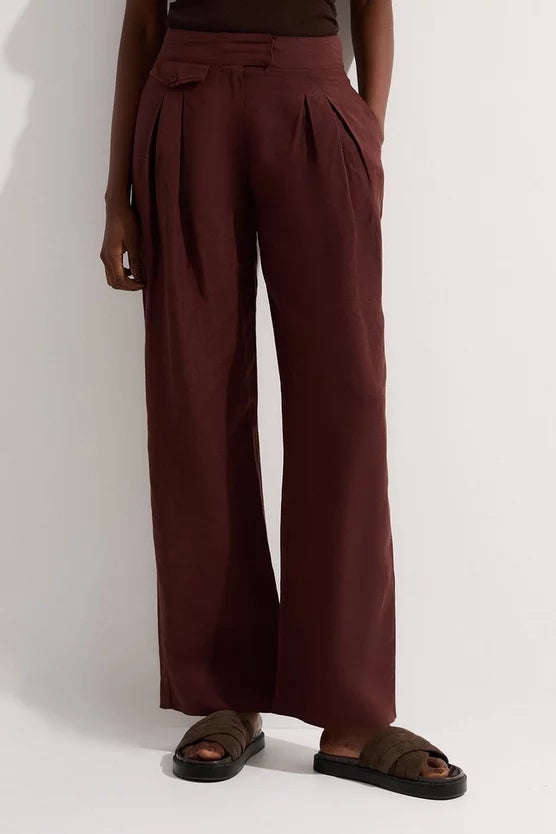 Viscose Linen Pleat And Pocket Detail Woven Straight Leg Trouser