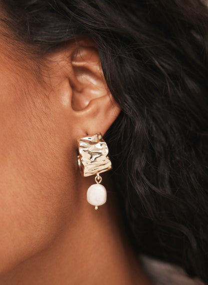 Gold Tone Textured Pearl Drop Earring
