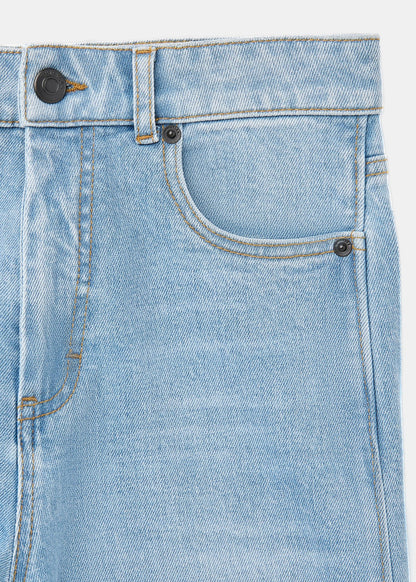 Light Wash Stretch Barrel Leg Jean